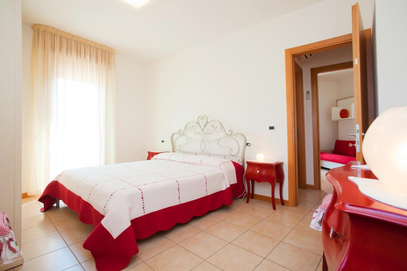 Residence Roberta Con Piscina - Agenzia Cocal Caorle Exterior foto